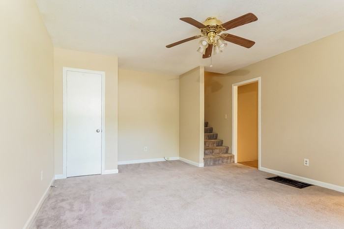 113 Avalon Ave - Photo 3 of 10