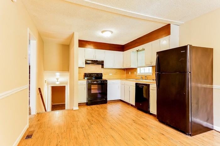 113 Avalon Ave - Photo 5 of 10