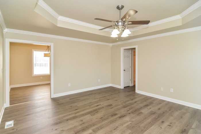 232 Tanner Point Dr - Photo 2 of 10