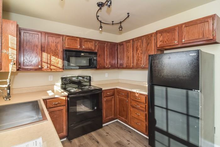 232 Tanner Point Dr - Photo 6 of 10