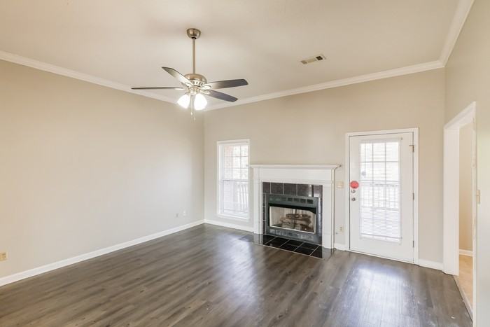 8747 Rolling Hills Dr - Photo 4 of 12