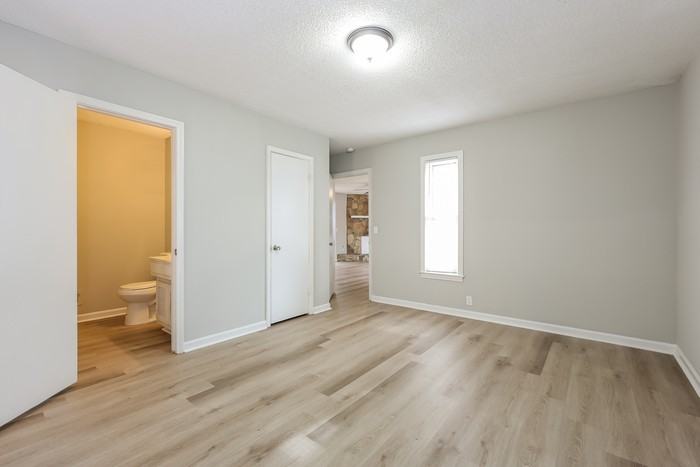 421 Sellwood Cir - Photo 5 of 10