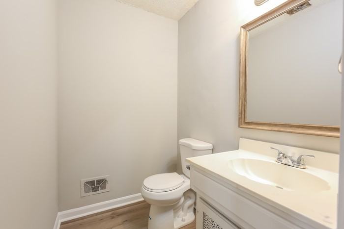 421 Sellwood Cir - Photo 6 of 10