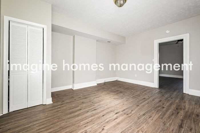 2106 Sarah St #3 - Photo 5 of 17