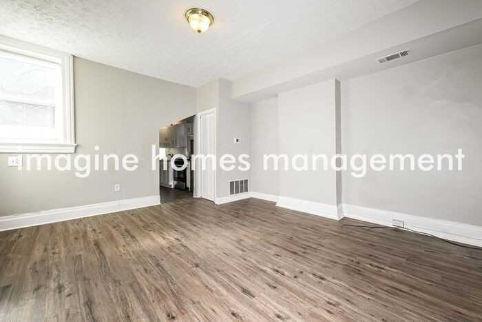 2106 Sarah St #3 - Photo 7 of 17