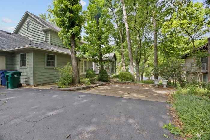 12819 Huntercreek Rd - Photo 5 of 49