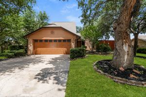featured image of 1004 W Hills Ter
