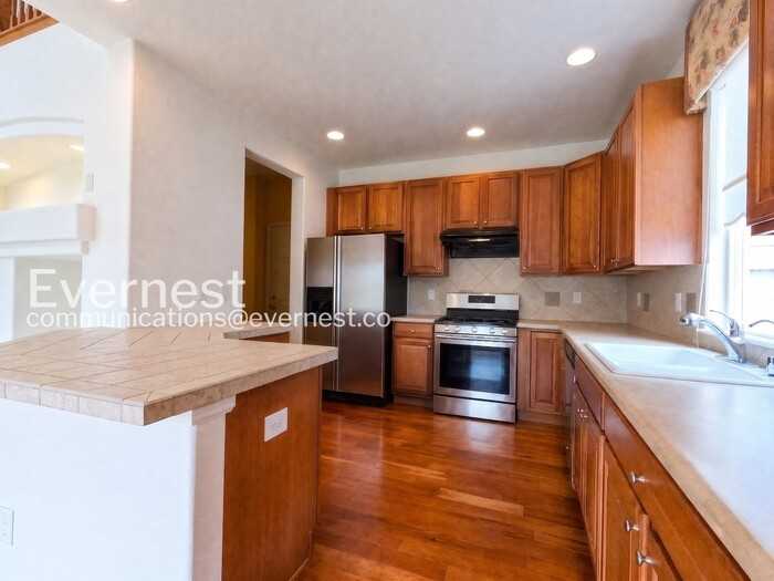6238 Westchase Rd - Photo 4 of 24