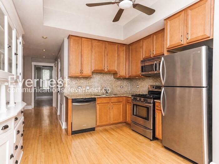 821 N Winchester Ave #3 - Photo 3 of 9