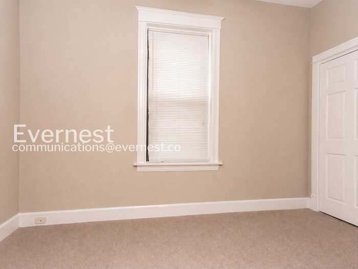 821 N Winchester Ave #3 - Photo 6 of 9