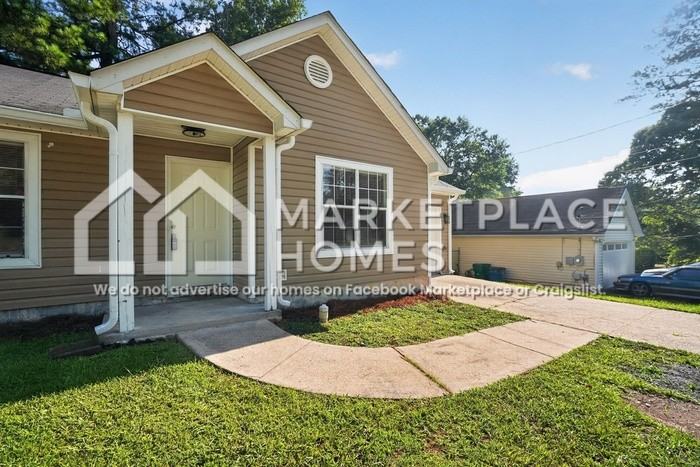 1104 Bonita Cir - Photo 4 of 30