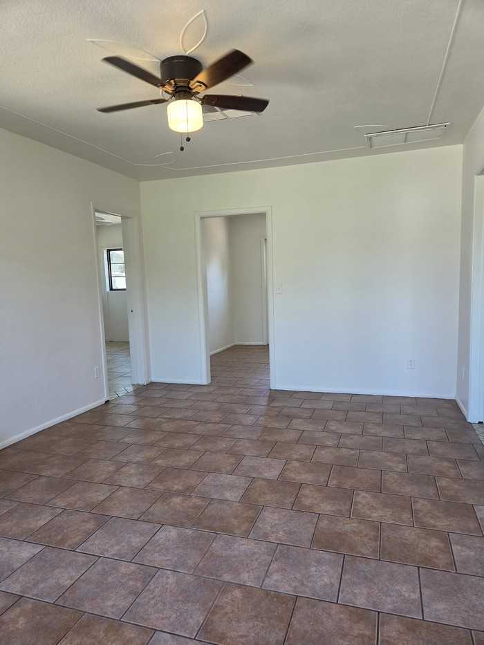 319 S Hobson - Photo 2 of 9