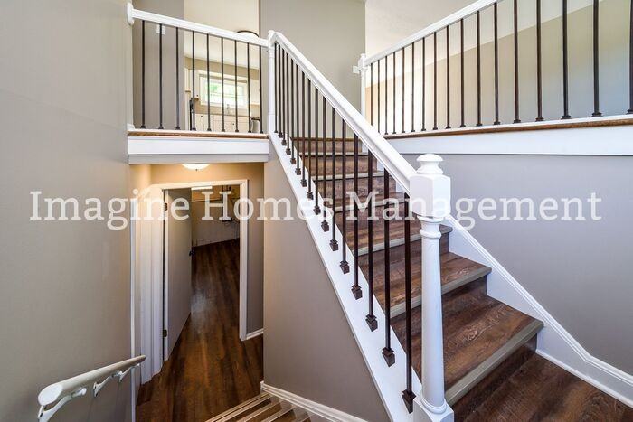9421 Fairfield Dr - Photo 4 of 17