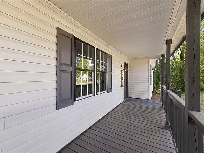 230 James St - Photo 3 of 27