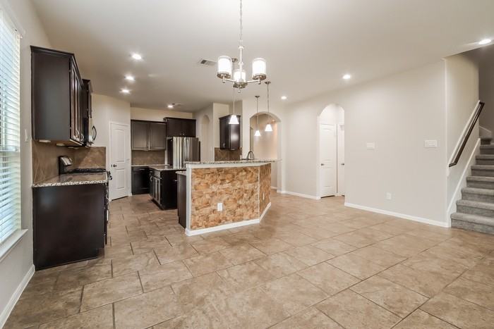 19190 Painted Blvd - Photo 7 of 17
