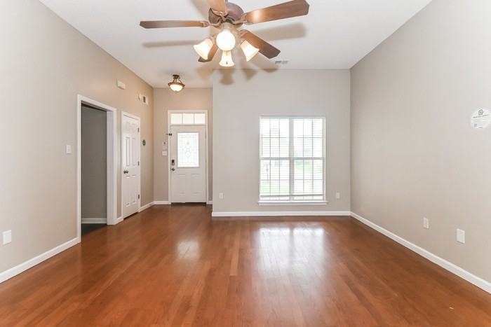 5682 Hunters Chase Dr - Photo 4 of 17