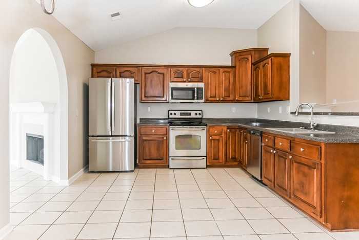 5682 Hunters Chase Dr - Photo 6 of 17