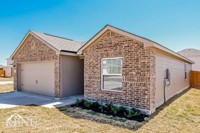305 Silvercrest Ln - Photo 2 of 23