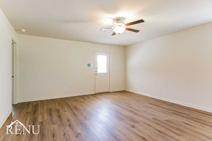305 Silvercrest Ln - Photo 7 of 23