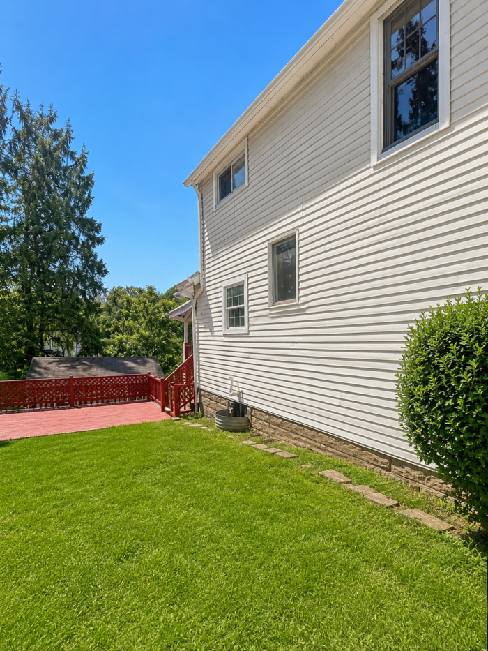 585 Novelle Ave - Photo 2 of 16