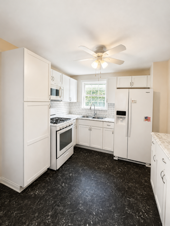 585 Novelle Ave - Photo 4 of 16