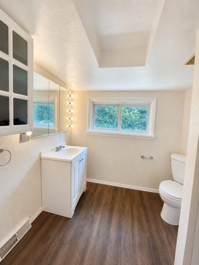 585 Novelle Ave - Photo 6 of 16