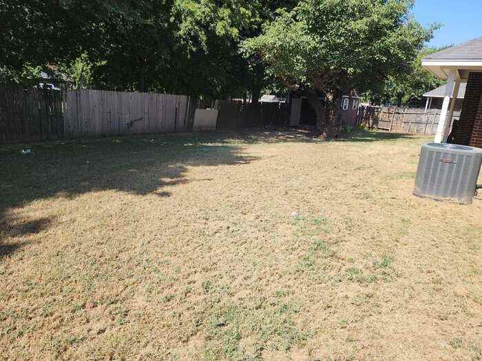 501 E Kentucky St - Photo 2 of 5