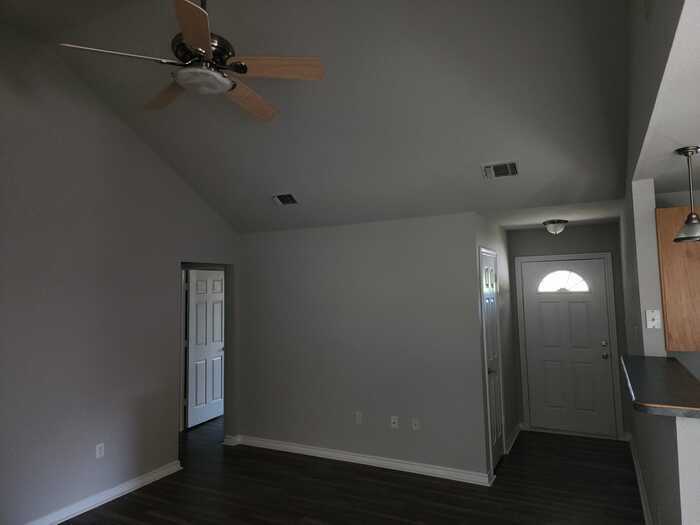 501 E Kentucky St - Photo 3 of 5