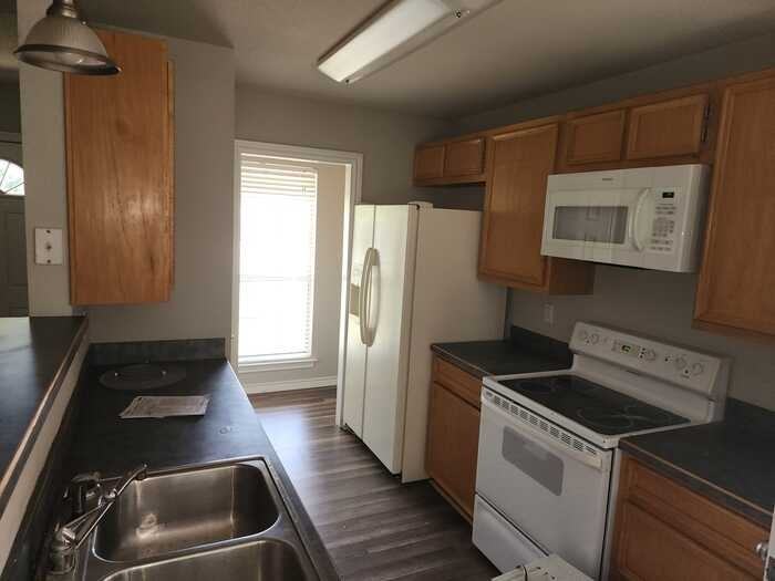 501 E Kentucky St - Photo 4 of 5