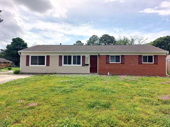 329 Bernice Pl - Photo 2 of 25