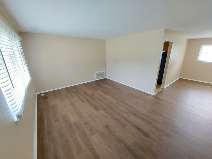 329 Bernice Pl - Photo 4 of 25