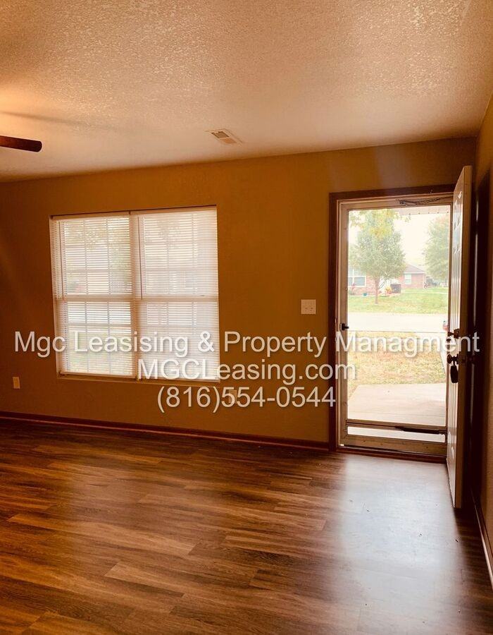 206 Nw Parker Dr - Photo 3 of 15