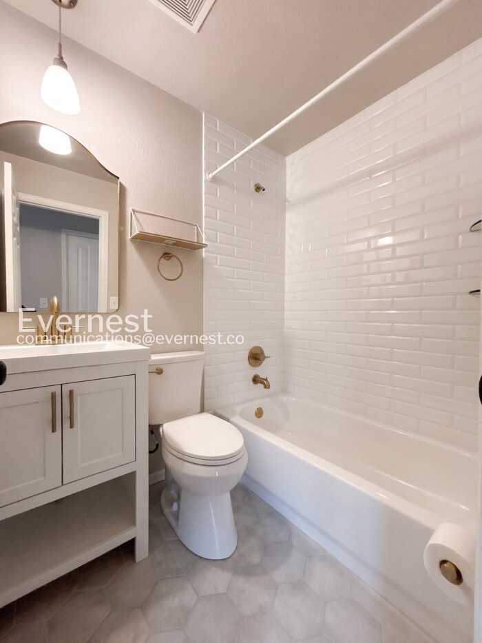 1922 Depew St - Photo 7 of 13