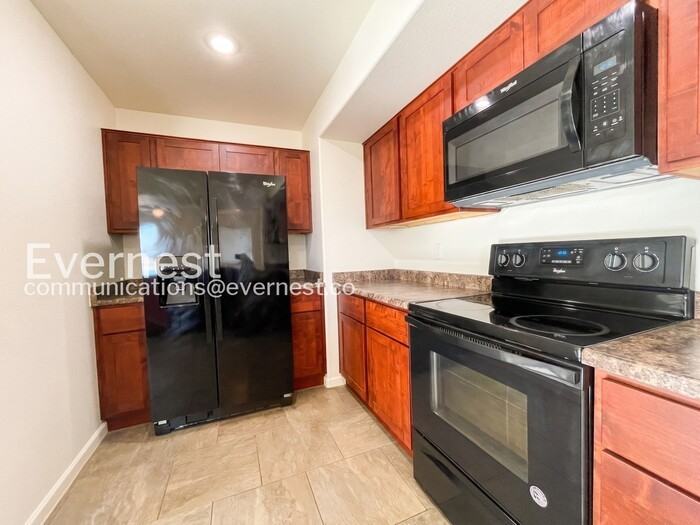 3194 Fairmont Dr #11A - Photo 5 of 25