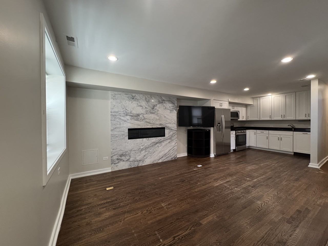 1911 W Cortland St #NA - Photo 2 of 19