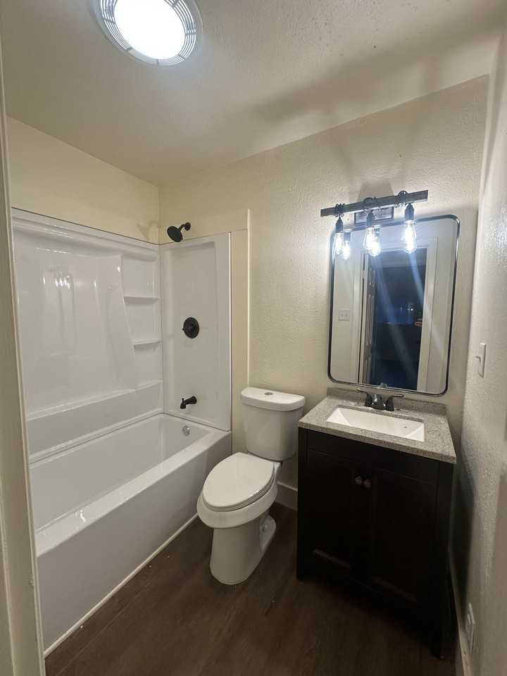 819 Lakeview Dr #NA - Photo 7 of 10