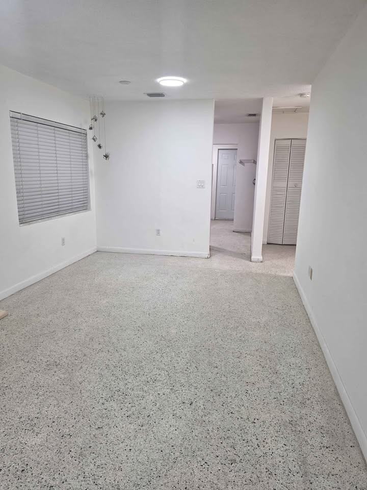 2930 Nw 32nd St #4 - Photo 2 of 9