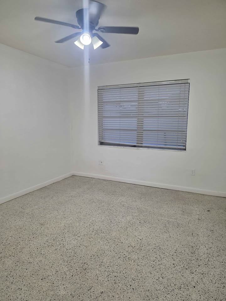 2930 Nw 32nd St #4 - Photo 3 of 9