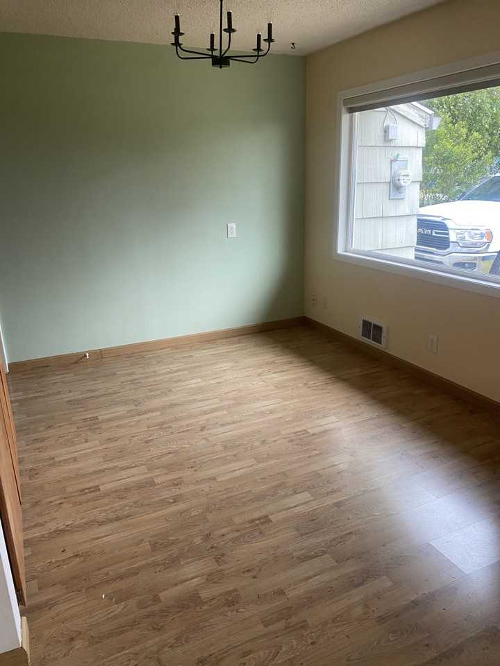 323 Ne 7th St #NA - Photo 3 of 14