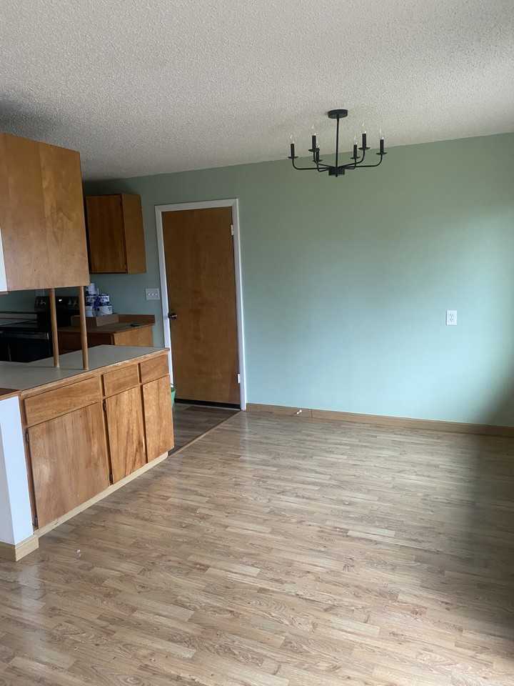 323 Ne 7th St #NA - Photo 4 of 14