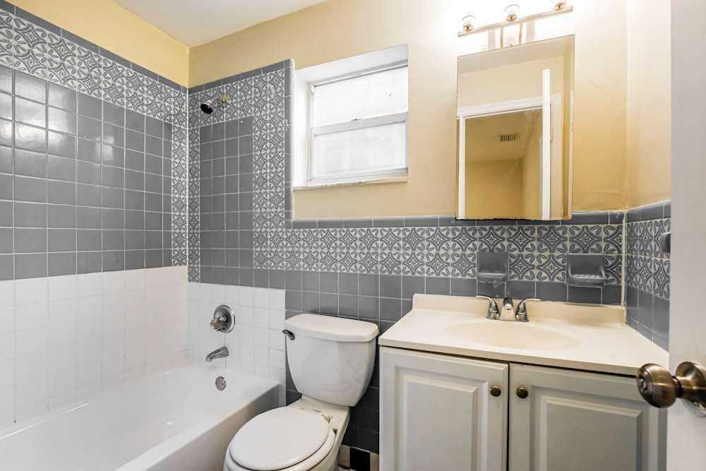 725 Evanston St #NA - Photo 2 of 5