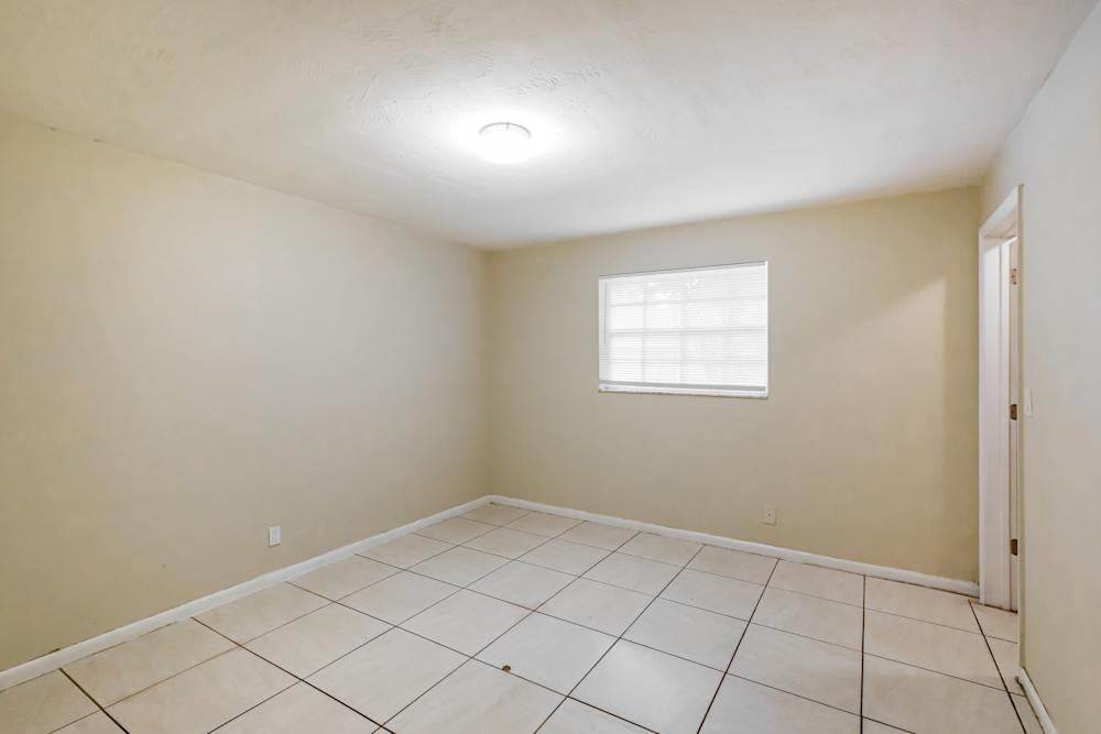 725 Evanston St #NA - Photo 3 of 5