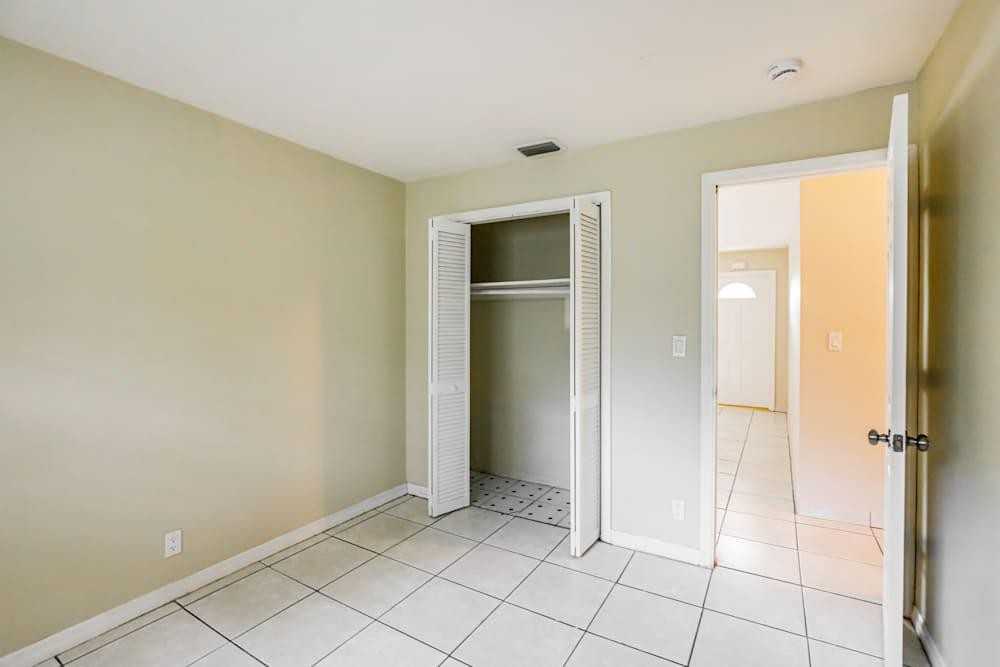 725 Evanston St #NA - Photo 4 of 5