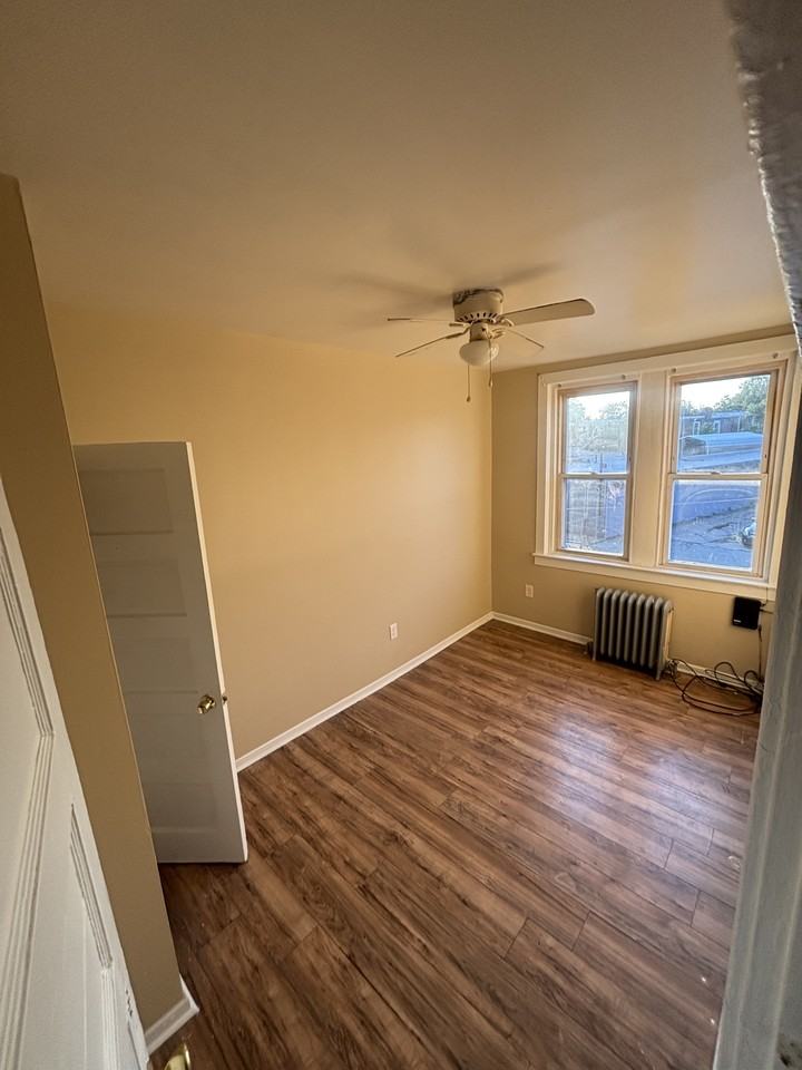 4664 Torresdale Ave - Photo 6 of 12