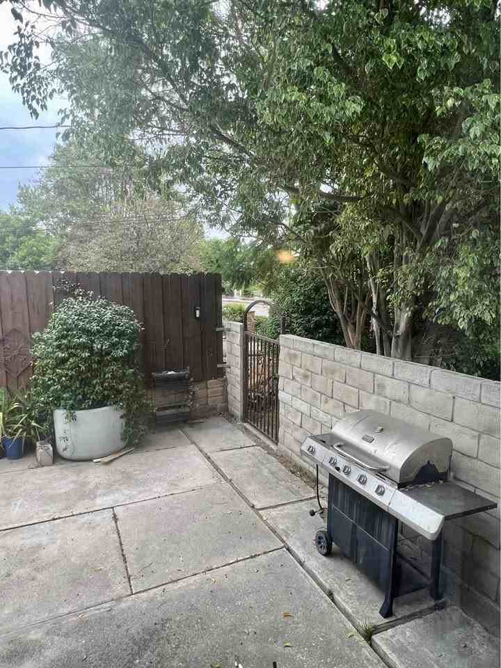 11545 Andasol Ave - Photo 2 of 8