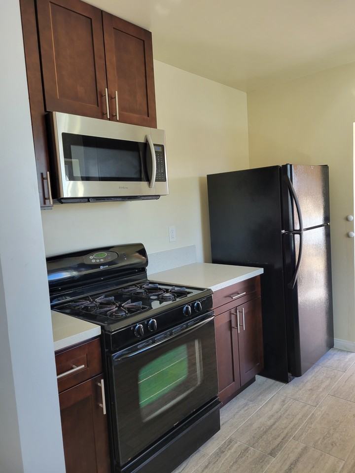 2416 Flower St #1-2 - Photo 2 of 34