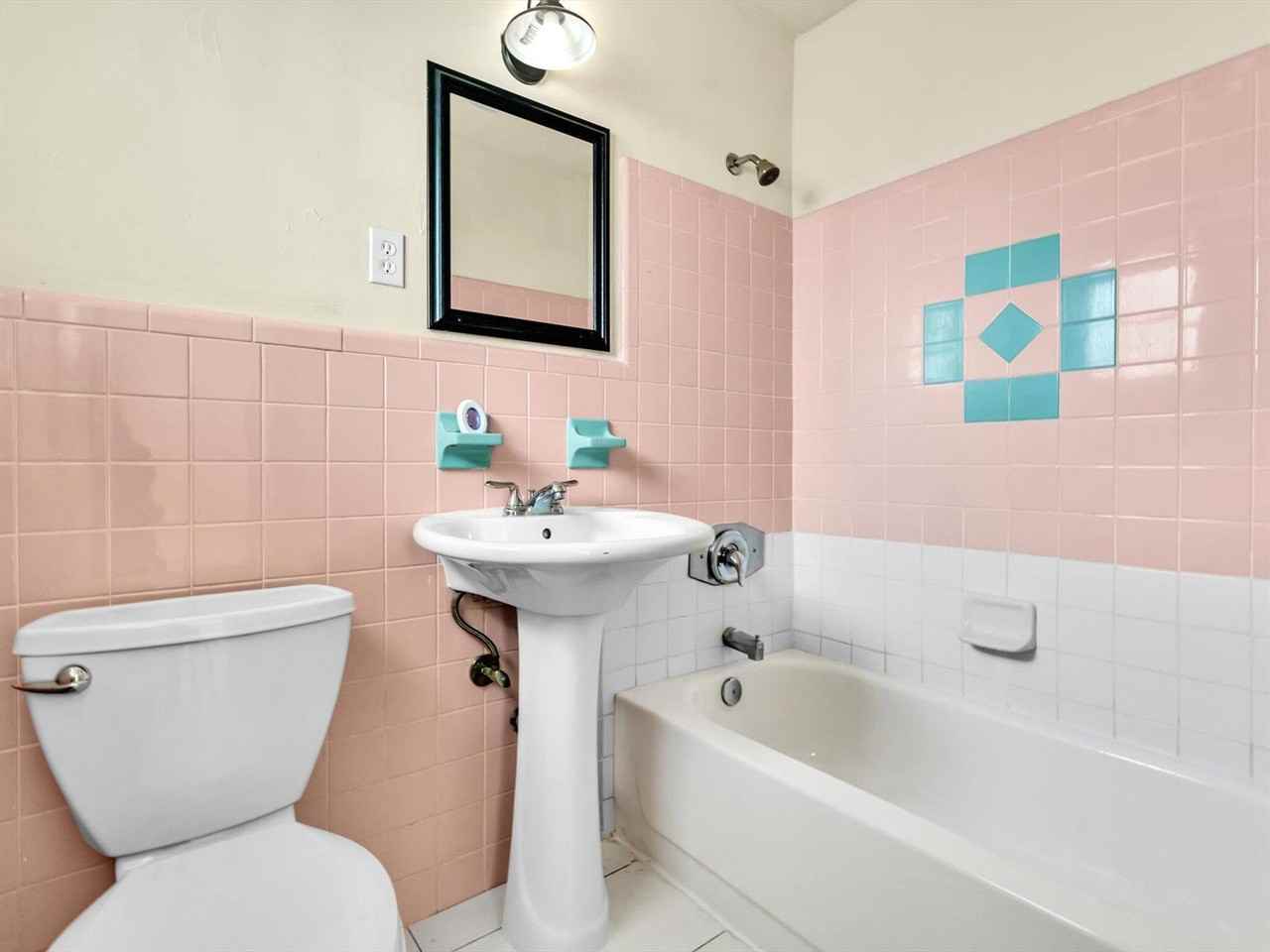 1219 Ne 14th Ave #1-5 - Photo 2 of 10