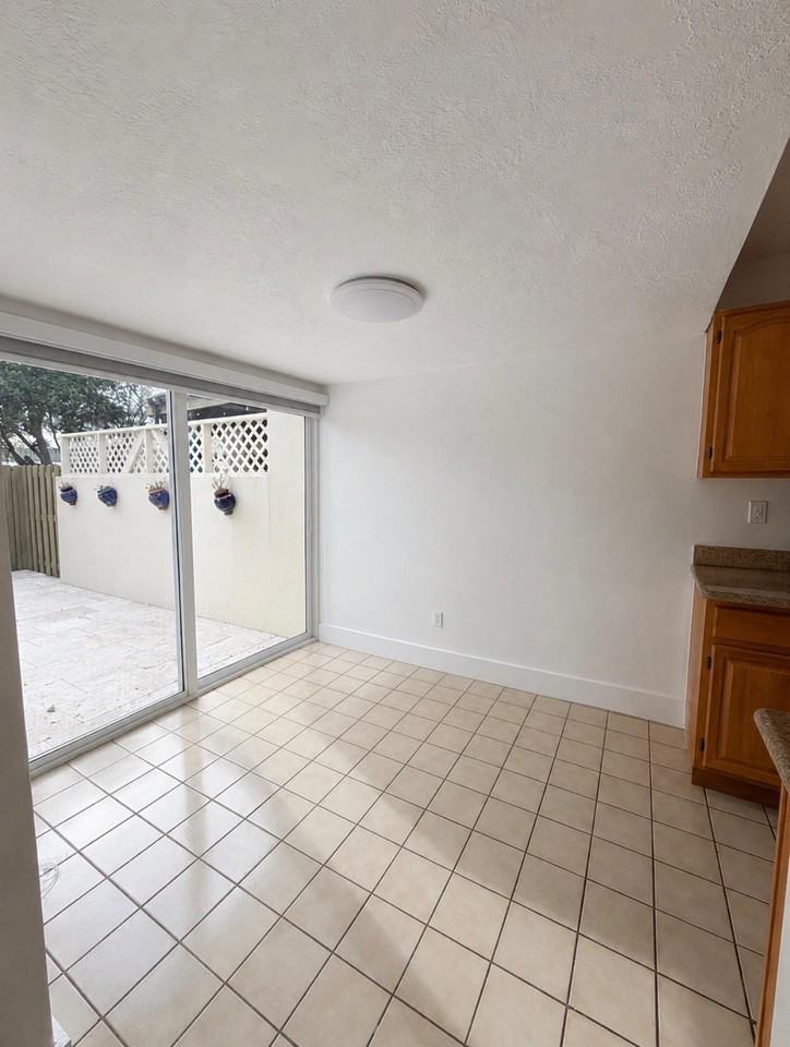 12014 Sw 110th Street Cir E - Photo 3 of 19