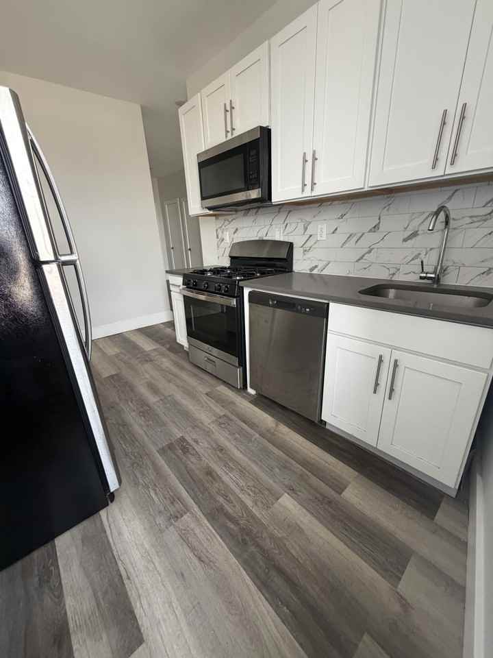 158 Bergen Ave #45 - Photo 2 of 9