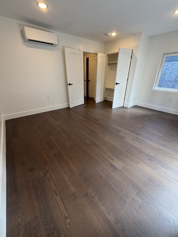 195 Bay St #2 - Photo 5 of 12